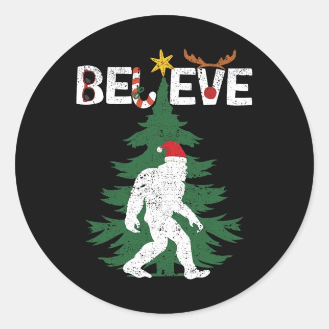 Pegatina Redonda Believe Bigfoot Sasquatch Yeti Santa Hat Navidades (Anverso)