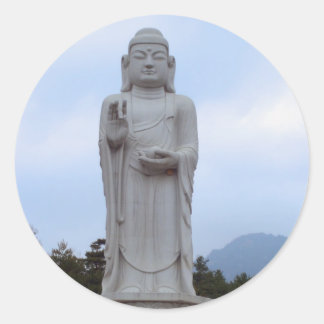 Pegatina Redonda Bendiciones - estatua de piedra de Buda en Corea