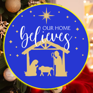 Pegatina Redonda Benditos primeros Navidades caseros en escena de l