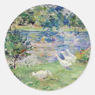 Pegatina Redonda Berthe Morisot - Muchacha en un barco con gansos