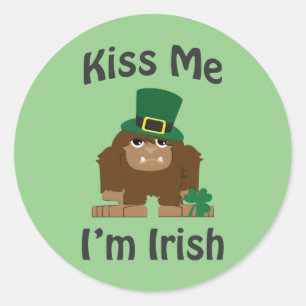 Pegatina Redonda Bésame, soy irlandés.