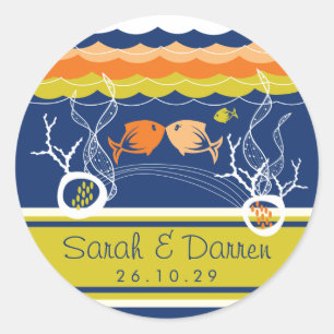 Pegatina Redonda Besando peces Corals Beach Whimsical Cute Boda