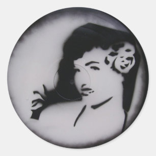 Pegatina Redonda bettie page.JPG