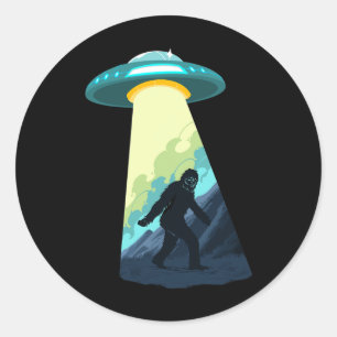 Pegatina Redonda Bigfoot Es Un Extranjero De Un Ufo