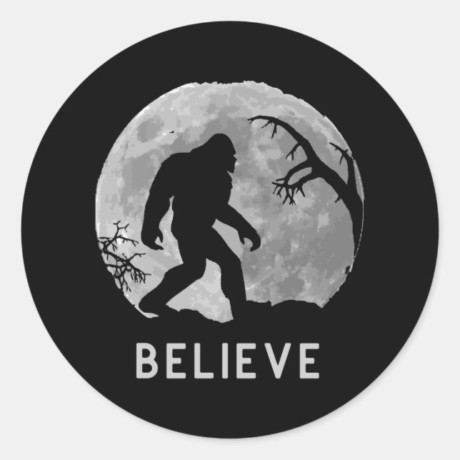 Pegatina Redonda Bigfoot Sasquatch Moon Yeti Believe (Anverso)