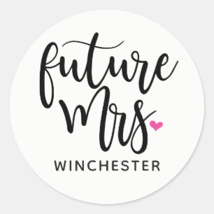 Pegatina Redonda Black Script Future Mrs. (nombre)