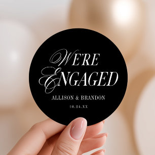 Pegatina Redonda Black We are Engaged Engagement Party Favors