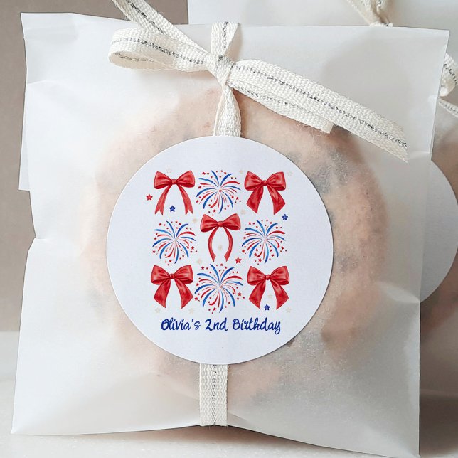 Pegatina Redonda Blanco Rojo y dos Chicas de julio segundo cumpleañ (Subido por el creador)