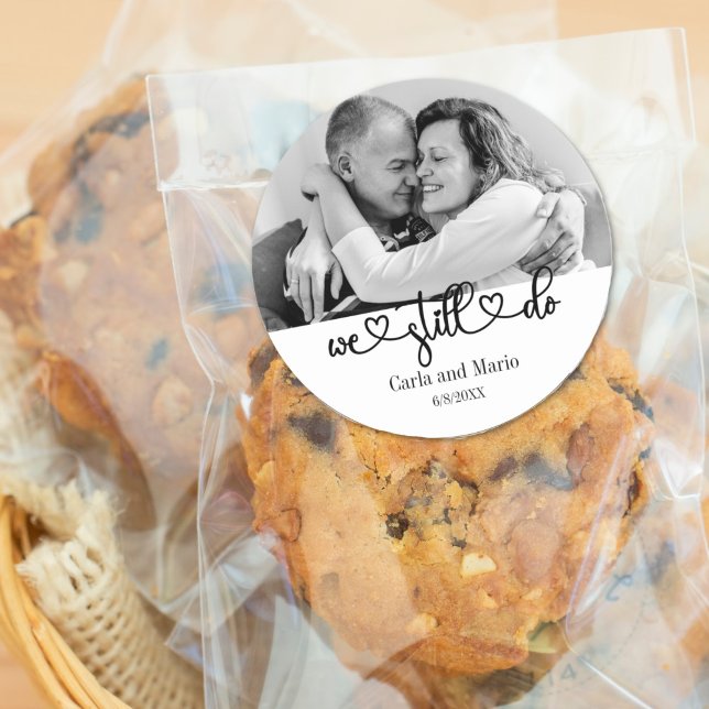 Pegatina Redonda Blanco y Negro Aún hacemos Renovación de Votos/Ani (Black and White We Still Do Photo Sticker)