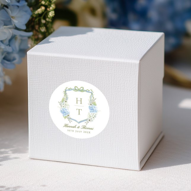 Pegatina Redonda Blue Hydrangea Crest Wedding Monogram (Subido por el creador)