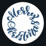 Pegatina Redonda Blue Merry Christmas Calligraphy Wreath<br><div class="desc">Feliz Navidad! Añade un acento festivo a tus sobres,  tarjetas y regalos con este pegatina de vacaciones. Cuenta con una caligrafía azul moderna. Esta pegatina navideña es perfecta como sello para sobres y para envolver regalos.</div>