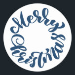 Pegatina Redonda Blue Merry Christmas Calligraphy Wreath<br><div class="desc">Feliz Navidad! Añade un acento festivo a tus sobres,  tarjetas y regalos con este pegatina de vacaciones. Cuenta con una caligrafía azul moderna. Esta pegatina navideña es perfecta como sello para sobres y para envolver regalos.</div>