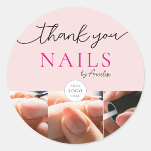 Pegatina Redonda Blush Pink Uñas Salón Script Logo Foto Gracias