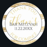 Pegatina Redonda BM Bat Mitzvah Bar Mitzvah Gold Stripes Elegante<br><div class="desc">Bar Mitzvah y/o Bat Mitzvah Elegant Gold Striped, pegatinas clásicos redondos. Personalice borrando texto y reemplazándolo con su propio texto. Elija el color, estilo y tamaño de su fuente favorita. Todos los elementos de diseño se pueden editar y el color de fondo se puede cambiar fácilmente. Los pegatinas son perfectos...</div>