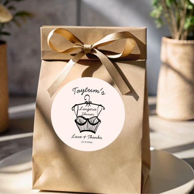 Pegatina Redonda Boceto de borde ondulado de lingerie para ducha de (Lingerie bridal shower wavy border sketch thank you favor sticker template bridal shower favors)