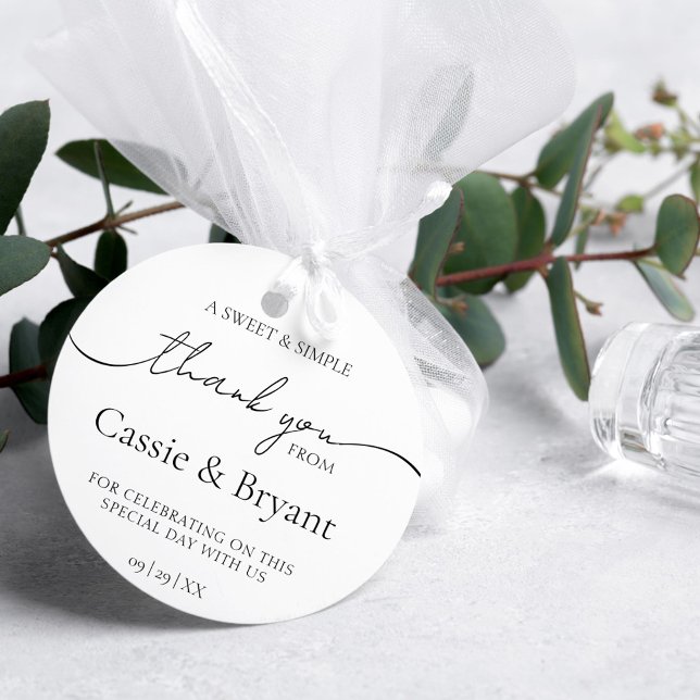 Pegatina Redonda Boda blanco y negro moderno marginal gracias (Simple Classic Minimalist Black and White Wedding Thank You Stickers for Favor Bags)