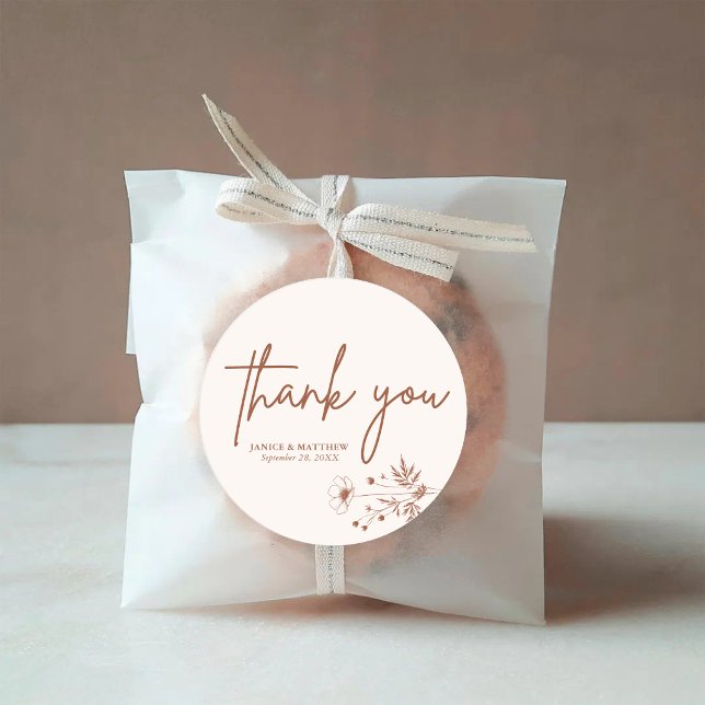 Pegatina Redonda Boda Boho de Terracota con Flores Silvestres Rústi (Rustic wildflower terracotta round sticker adds boho charm to personalized wedding details.)