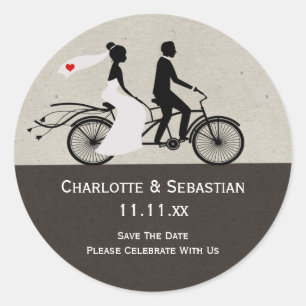 Pegatina Redonda Boda De Cute Tandem Bike Bride Y Groom
