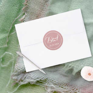 Pegatina Redonda Boda de las iniciales de la tipografía de guion ro