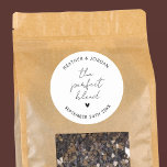 Pegatina Redonda Boda de mezcla perfecto minimalista Café Favor<br><div class="desc">Boda de mezcla minimalista Perfecta Pegatinas de Café Favor</div>