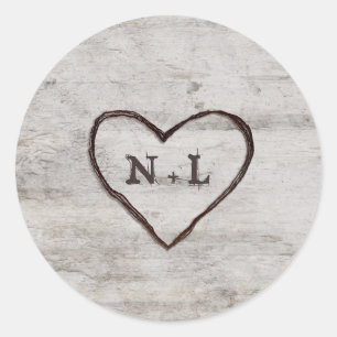 Pegatina Redonda Boda de Monograma de Birch Rústica con novias tall