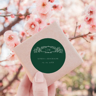 Pegatina Redonda Boda de monograma del escudo botánico Emerald Gree