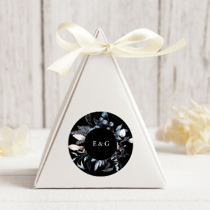 Pegatina Redonda Boda de Monograma Floral de Invierno Azul Frosty