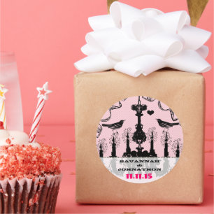 Pegatina Redonda Boda de pájaro de la lámpara rosa de araña