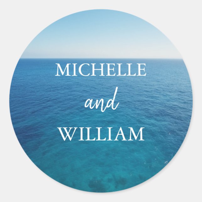 Pegatina Redonda Boda de verano en la playa azul del océano moderno (Anverso)
