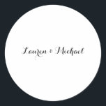 Pegatina Redonda Boda Elegante caligrafía Minimalista blanco negro<br><div class="desc">Esta plantilla se puede personalizar para satisfacer todas las ocupaciones profesionales.</div>
