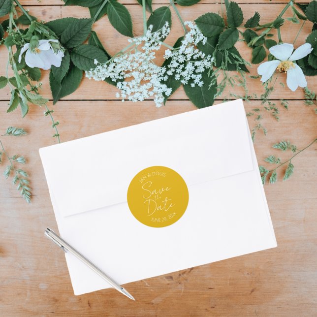 Pegatina Redonda Boda estilizada amarilla dorada salva la fecha (In Situ Wedding)