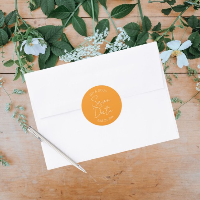 Pegatina Redonda Boda estilizada naranja Guardar la fecha (In Situ Wedding)