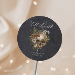 Pegatina Redonda Boda gótico con flor vintage y mariposa<br><div class="desc">Floral Vintage Skull & Butterfly Boda Gótico Pegatina redondo clásico</div>