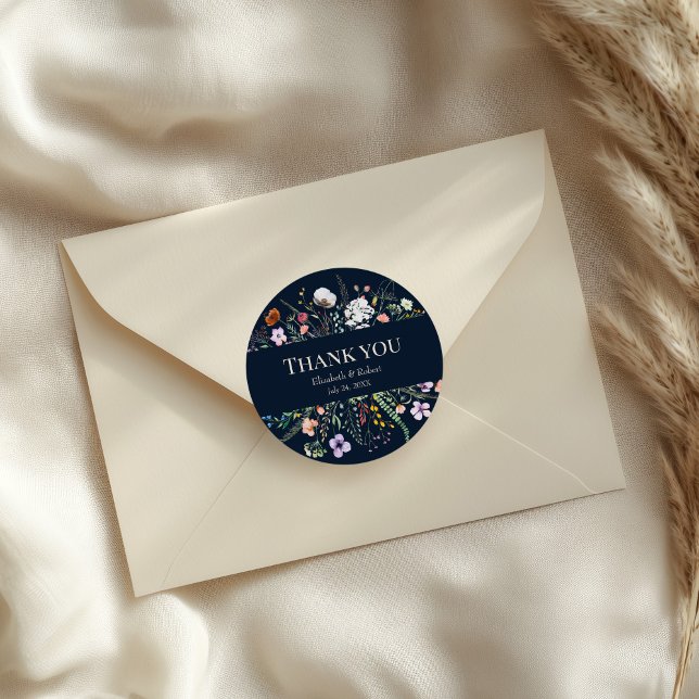Pegatina Redonda Boda Marina Azul Flora Silvestre Gracias (Navy Blue Wildflower Meadow Wedding Thank You Classic Round Sticker on an elegant wedding envelope)