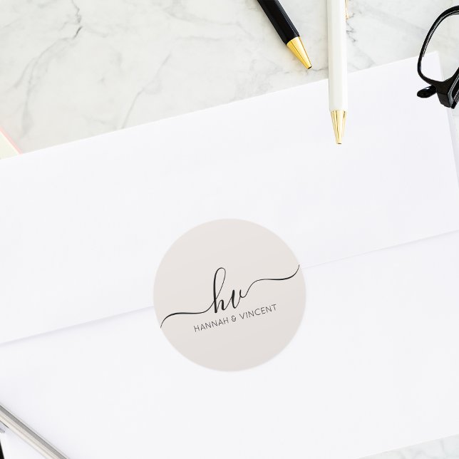 Pegatina Redonda Boda Monograma caligrafía Guión Personalizado Favo (Subido por el creador)