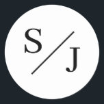 Pegatina Redonda Boda monograma simple<br><div class="desc">Disfrute de la elegancia de la simplicidad con nuestro Pegatina de redondeo clásico simple monograma Boda. Este diseño presenta un logo boda inicial muy bien diseñado, combinando estilos clásicos y contemporáneos para un atractivo intemporal. Las líneas claras y nítidas del monograma reflejan una sensibilidad moderna, mientras que la calidad manuscrita...</div>