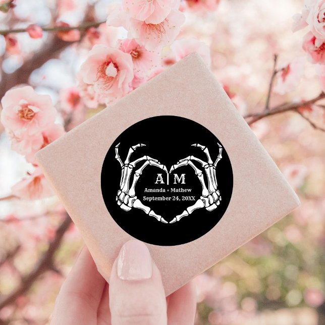 Pegatina Redonda Boda negro de corazón gótico de cráneo de Hallowee (Subido por el creador)