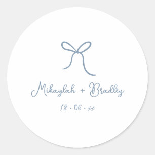 Pegatina Redonda Boda personalizada Dusty Blue Whimsical Bow