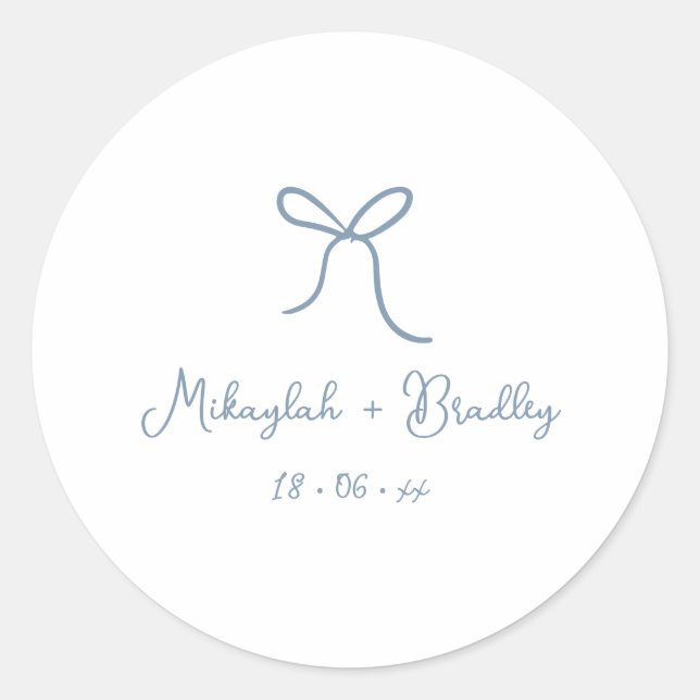Pegatina Redonda Boda personalizada Dusty Blue Whimsical Bow (Anverso)