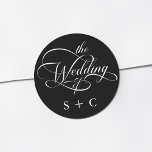 Pegatina Redonda Boda romántico de caligrafía clásica negro<br><div class="desc">Sencillo pegatina boda blanco y negro con letras elegantes y románticas de caligrafía rápida con iniciales. Para una personalización más avanzada de este diseño,  haga clic en el BOTÓN HERRAMIENTA DE DISEÑO AZUL de arriba.</div>