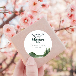 Pegatina Redonda Boda Rústico del Pino Forestal de la Montaña de la