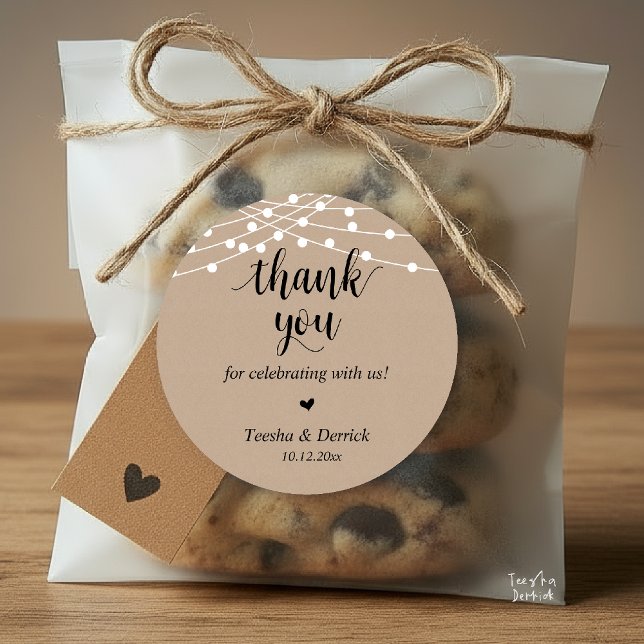 Pegatina Redonda Boda Rústico Moderno Cena Gracias Regalos (Modern Rustic Wedding Dinner Thank You Gifts Classic Round Sticker cute heart Kraft String Lights)