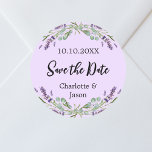 Pegatina Redonda Boda violeta Lavender Salven la Fecha<br><div class="desc">Un fondo violeta decorado con flores de lavanda y vegetación eucaliptica. Personalice y agregue sus nombres y fecha de boda.</div>