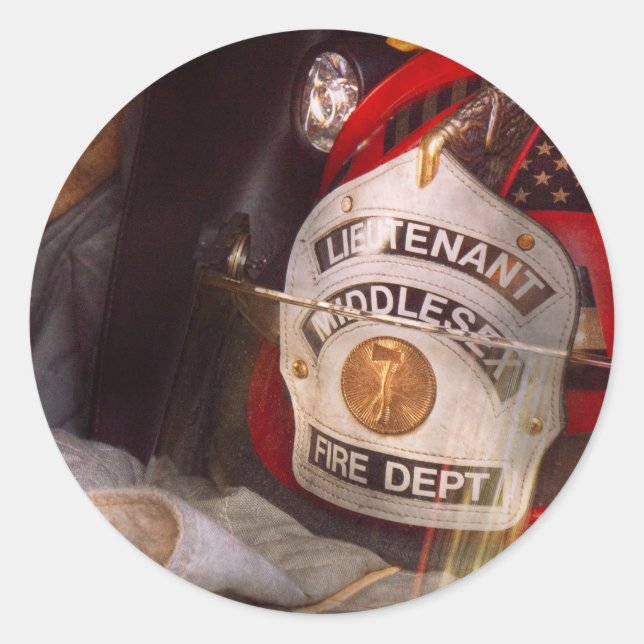 Pegatina Redonda Bombero - La gorra de los tenientes (Anverso)