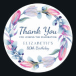 Pegatina Redonda Bonito Floral Wreath 80th Birthday Gracias Clase<br><div class="desc">Este bonito de cumpleaños número 80 pegatinas de agradecimiento cuentan con una corona floral acuarela en tonos azules,  rosas y malvas. GRACIAS POR UNIRSE A LA CELEBRACIÓN está en una simple tipografía azul para coordinarse con los colores de la corona floral. Personaliza con tu nombre y tu edad.</div>
