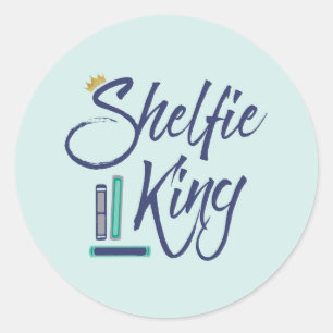 Pegatina Redonda Booklover Shelfie King