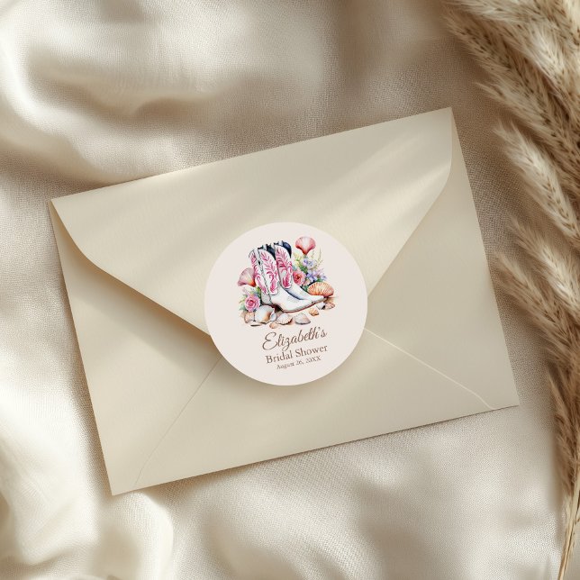 Pegatina Redonda Botas de vaquera costeras rosa boho para fiesta de (Boho Pink Coastal Cowgirl Boots Bridal Shower Classic Round Sticker on an elegant envelope.)