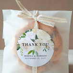 Pegatina Redonda Bouquet rosa blanco | BODA | Gracias<br><div class="desc">Un conjunto único de Bodas con temática floral de rosa blanca gracias a sus pegatinas adaptados específicamente a su futuro boda. Todos los elementos de este elemento se desbloquean y se personalizable mediante la función de personalización. Disfruta de ser creativo y hacerlo propio.</div>