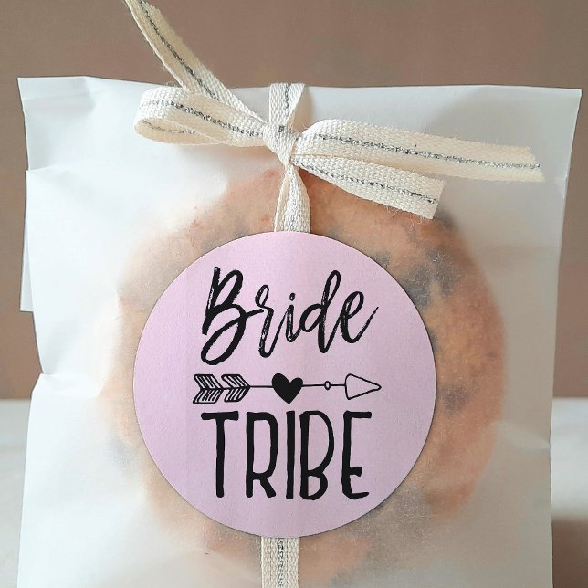 Pegatina Redonda Bride Tribe | Boda con nombre personalizado (Subido por el creador)