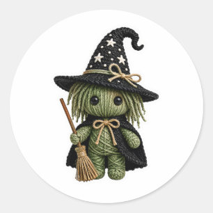 Pegatina Redonda Bruja verde cosida al estilo Amigurumi con escoba